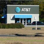 AT&T stock down 7.96% on SpaceX cell-site talks